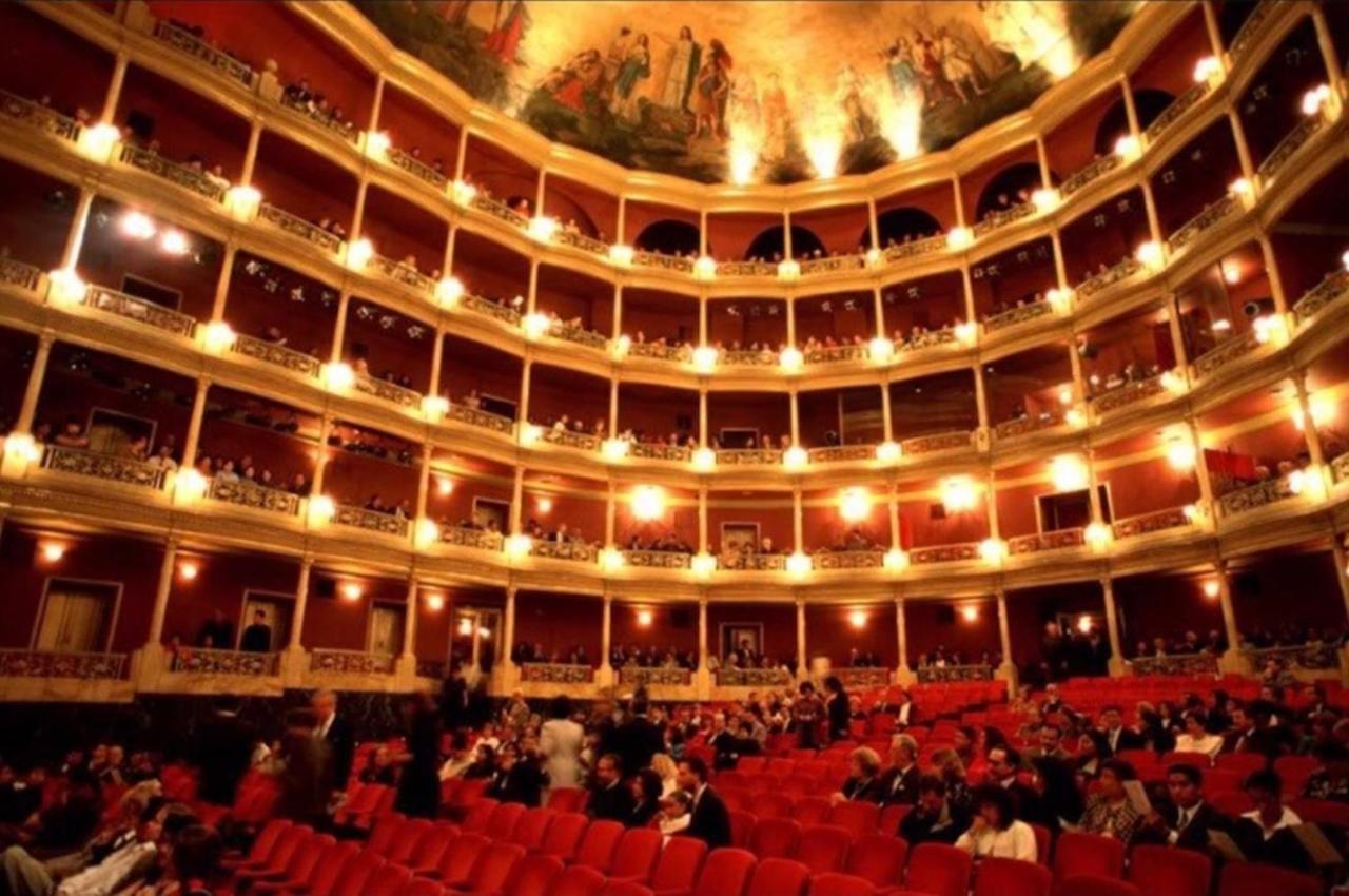 Ferienwohnung National Theatre Flat Porto Exterior foto